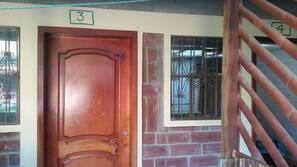 Cortinas opacas, wifi gratis, acceso en silla de ruedas