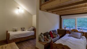 5 chambres, fer et planche à repasser, Wi-Fi, draps fournis