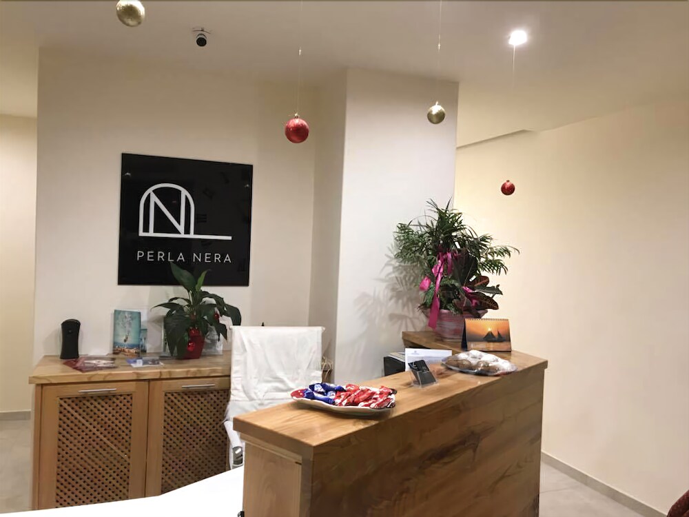 Perla Nera Suites Deals Reviews Santorini Grc Wotif