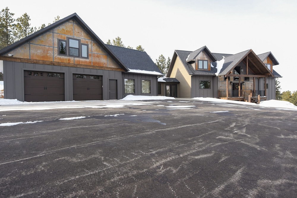 MUST SEE 6 BR, 4900 Sq. Ft, New Const, One of a Kind, Near Deadwood