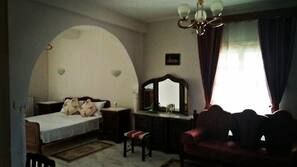 Décoration personnalisée, rideaux occultants, Wi-Fi gratuit