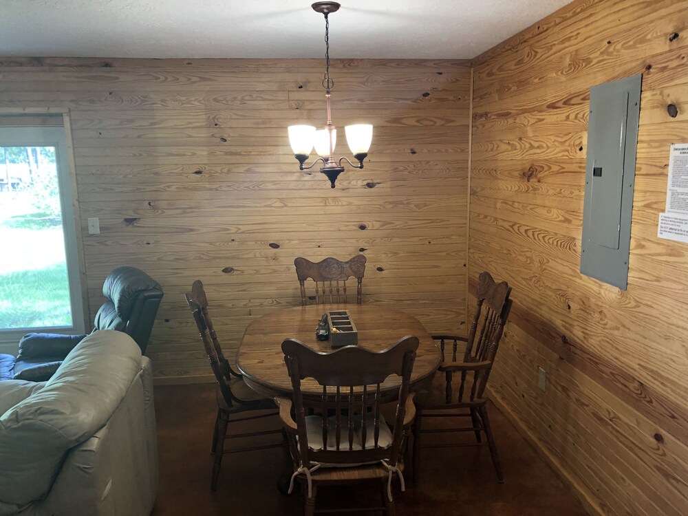 The Bass Barn Located Minutes From the Boat Ramp. Deals & Reviews