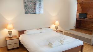 In-room safe, desk, laptop workspace, iron/ironing board