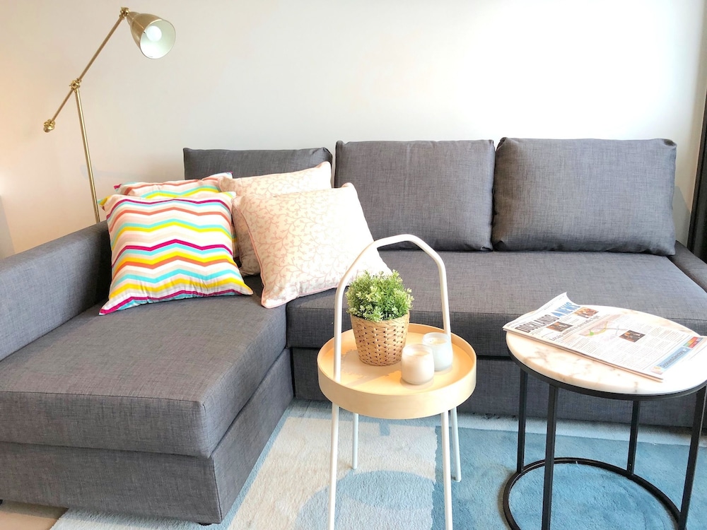 Pride Docklands Waterfront Apartment City View