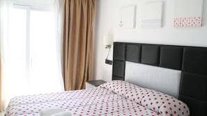 Cribs/infant beds, rollaway beds, free WiFi, linens