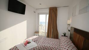 Cribs/infant beds, rollaway beds, free WiFi, linens