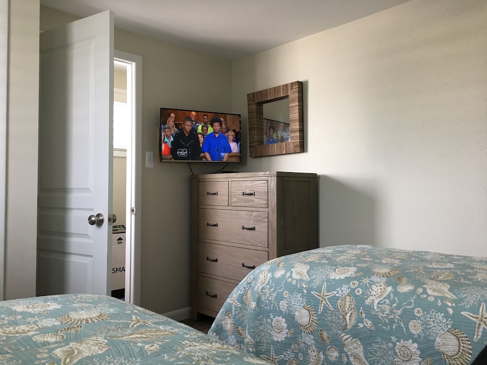 THIRD FROM THE BEACH OCEAN & BAY VIEWS FROM THE ROOFTOP; SUNRISES