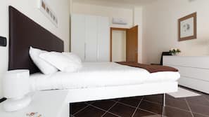 Frette Italian sheets, premium bedding, down duvet, iron/ironing board