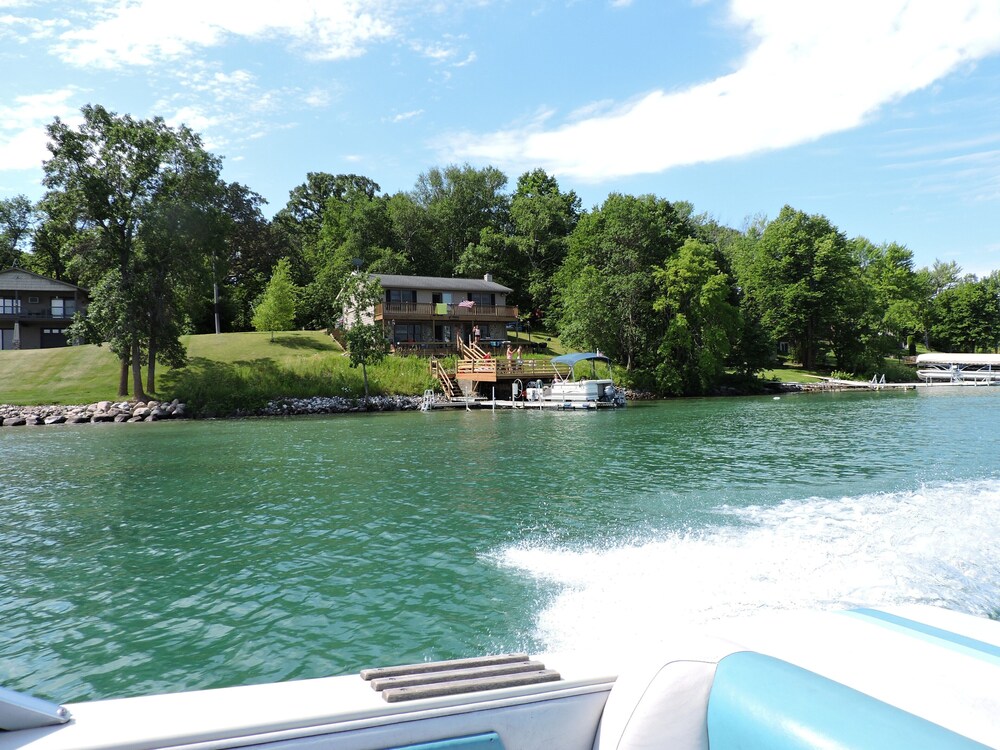 Beautiful Renovated Lake Home On Pristine Eagle Lake Otter Tail County Mn In Fergus Falls Hotel Rates Reviews On Orbitz