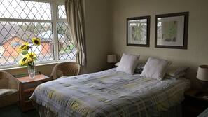 Iron/ironing board, free WiFi, linens
