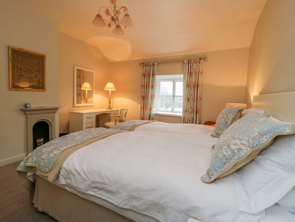 The Nook Bank Newton