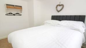 1 bedroom, individually decorated, individually furnished