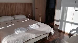 Luxe beddengoed, een strijkplank/strijkijzer, gratis wifi, beddengoed