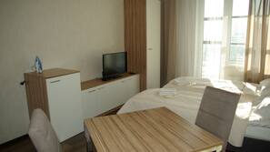 Luxe beddengoed, een strijkplank/strijkijzer, gratis wifi, beddengoed