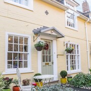 Whitbourne Cottage Rentals From 49 Expedia