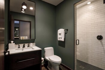 Cyrus Hotel Topeka A Tribute Portfolio Hotel Topeka 109 Room Prices Reviews Travelocity