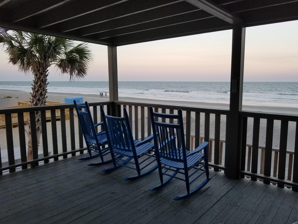 Ocnfrnt So Very Close To The Waters Edge Best Beach