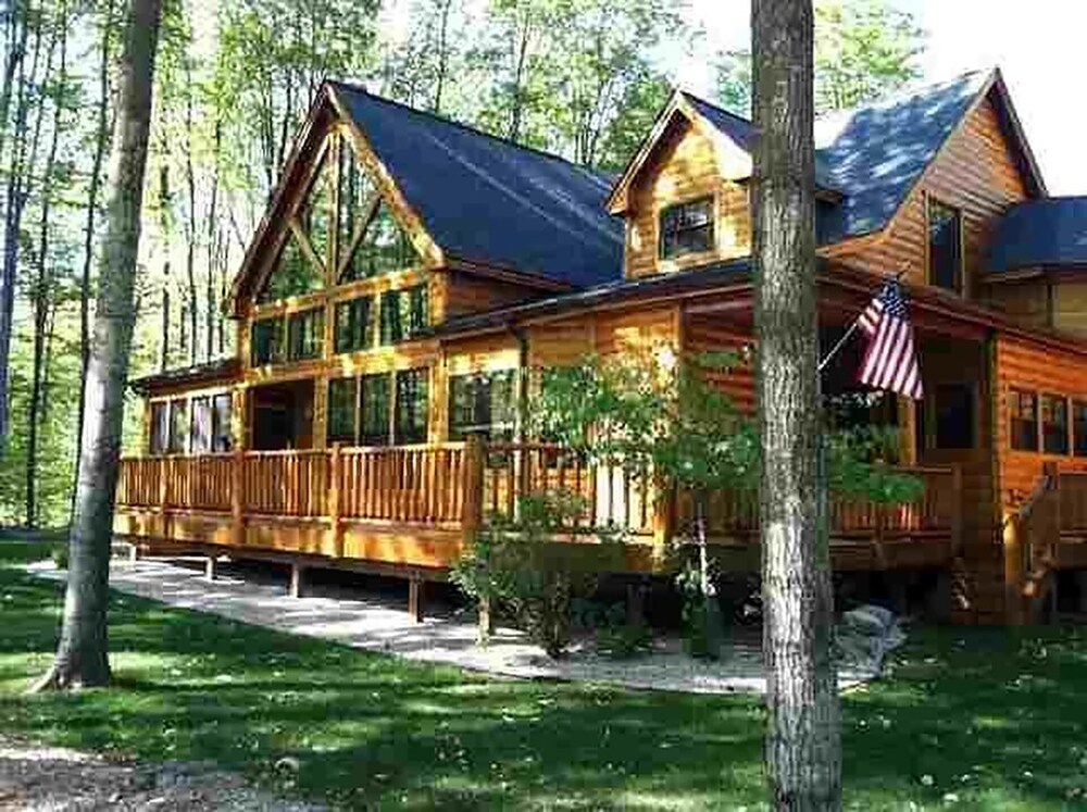 Quintessential Northern Michigan Vacation Home Sleeps 24 In Featured Image