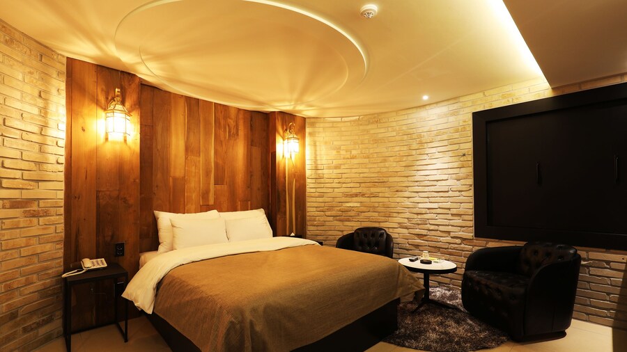 Rainbow Hotel