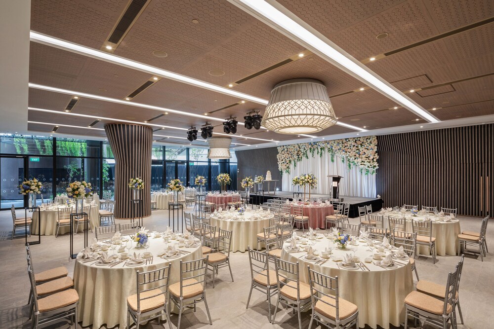 Village Hotel Sentosa By Far East Hospitality Sg Clean In Southern Islands Hotel Rates Reviews On Orbitz