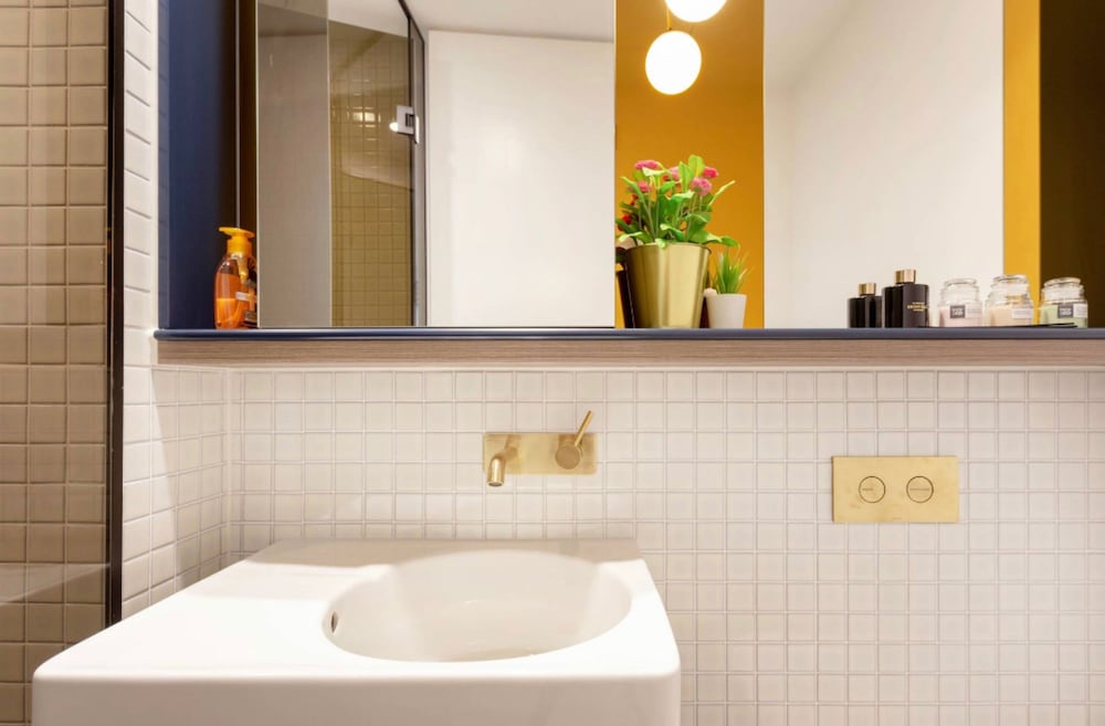 Holistay Premium - Swanston Central