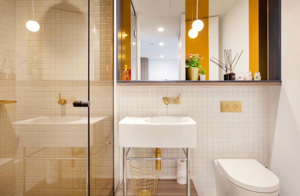 Holistay Premium - Swanston Central