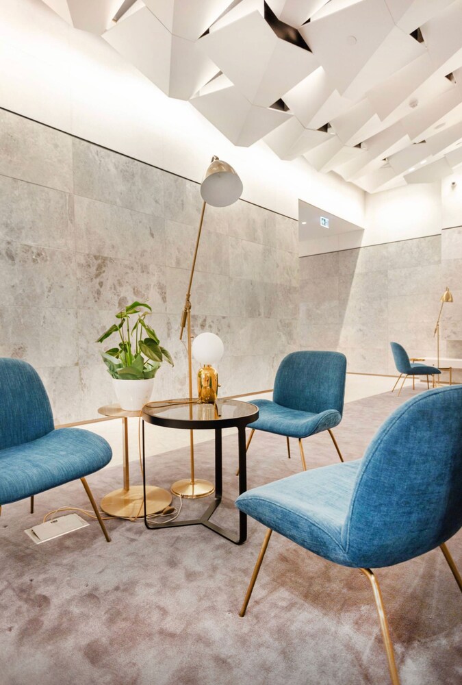 Holistay Premium - Swanston Central
