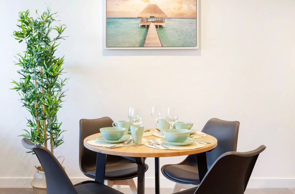 Holistay Premium - Swanston Central