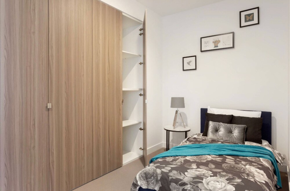 Holistay Premium - Swanston Central