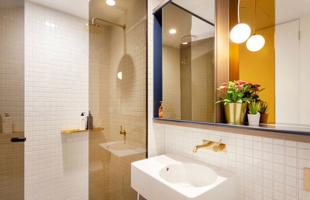 Holistay Premium - Swanston Central