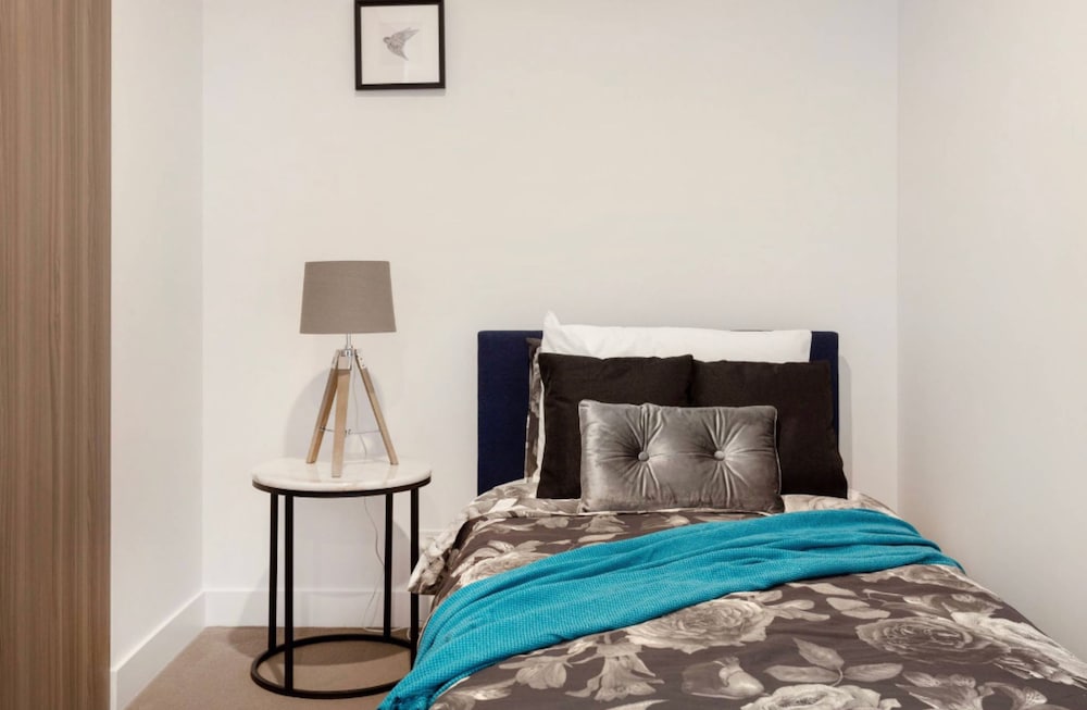 Holistay Premium - Swanston Central