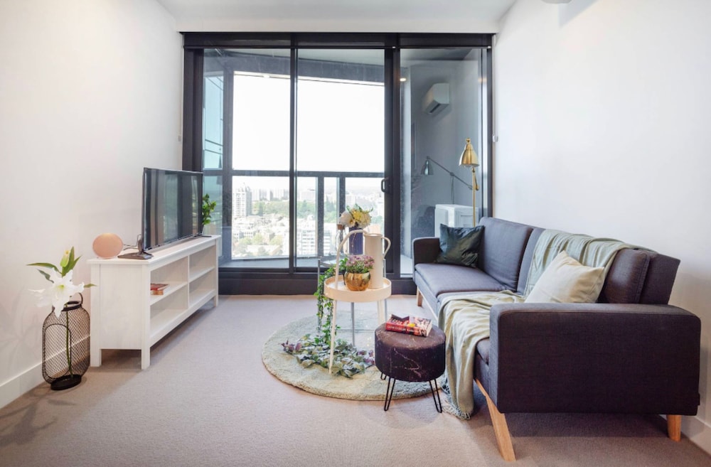 Holistay Premium - Swanston Central