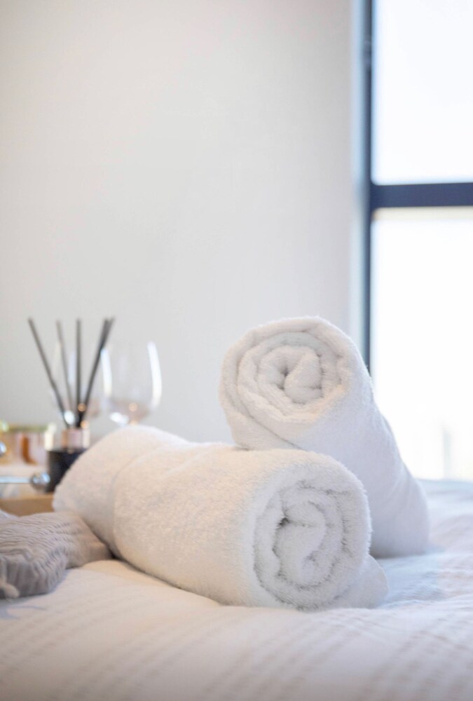 Holistay Premium - Swanston Central