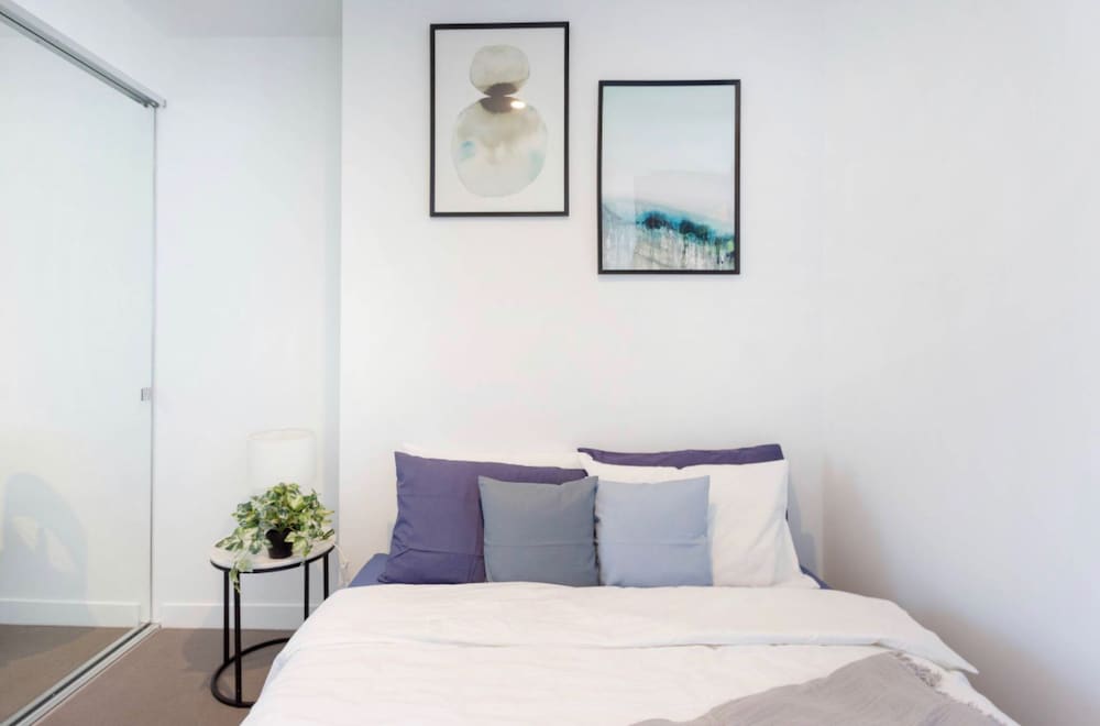 Holistay Premium - Swanston Central