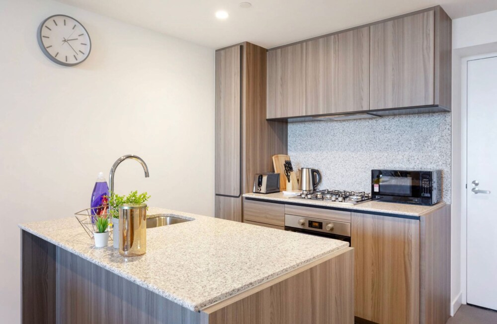 Holistay Premium - Swanston Central