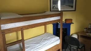 Free WiFi, linens