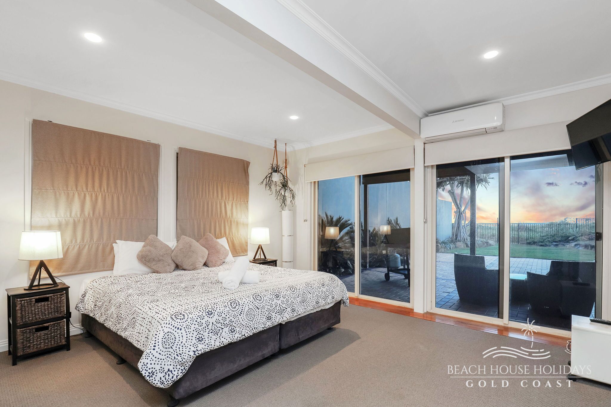 True Beach Front Family Holiday Home