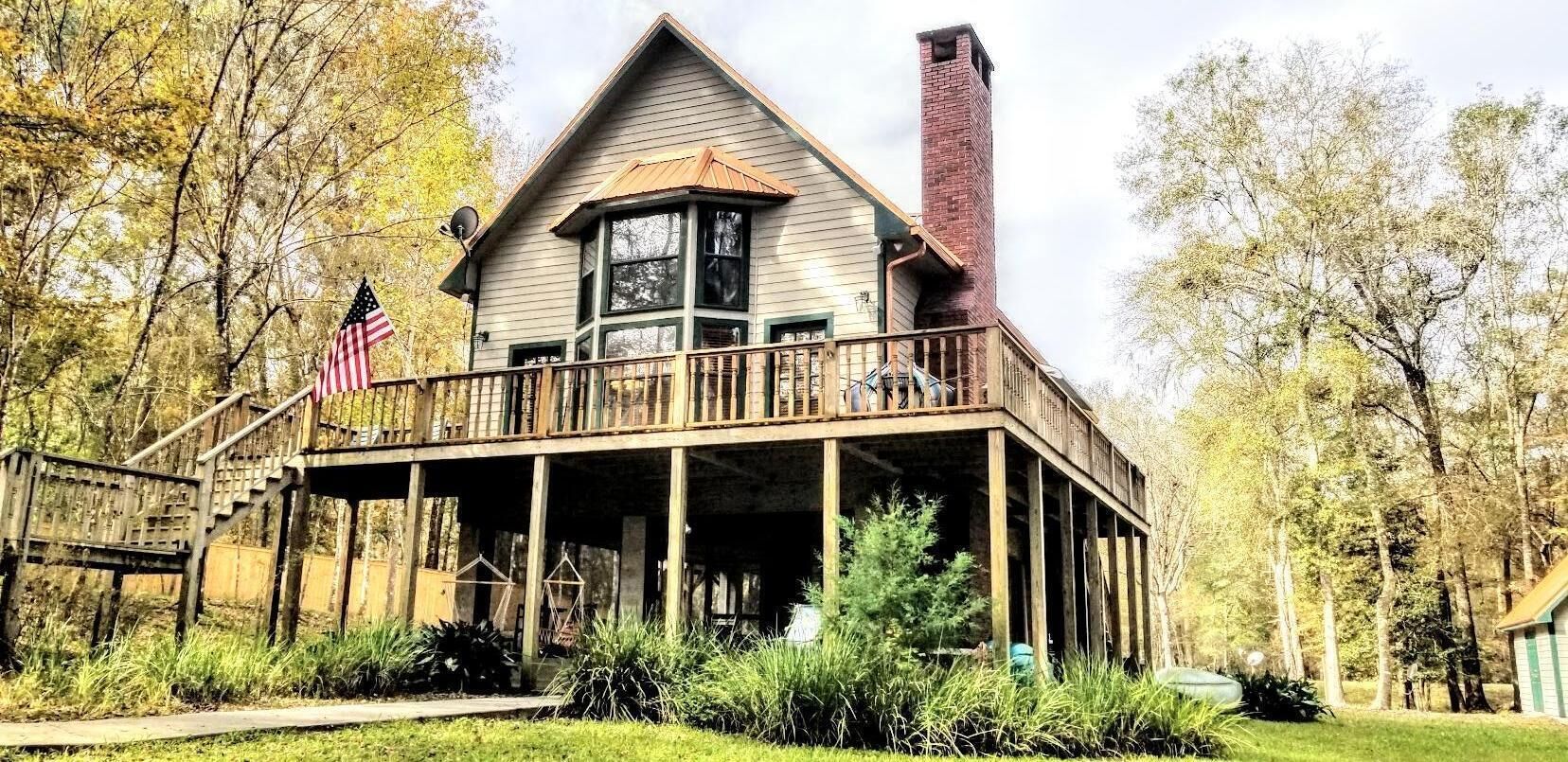 The Coppertop Inn on The Ichetucknee River Pets are Welcome in Lake City, United States