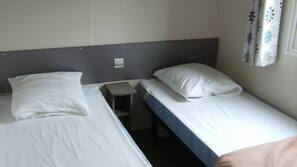 2 chambres, coffre-forts dans les chambres, décoration personnalisée