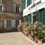 Gros Jonc Beach Accommodation Nz136 Hotels Near Gros Jonc