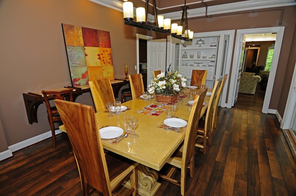 1163 The Breezeway 6 Bedroom Cabin Gatlinburg Usa