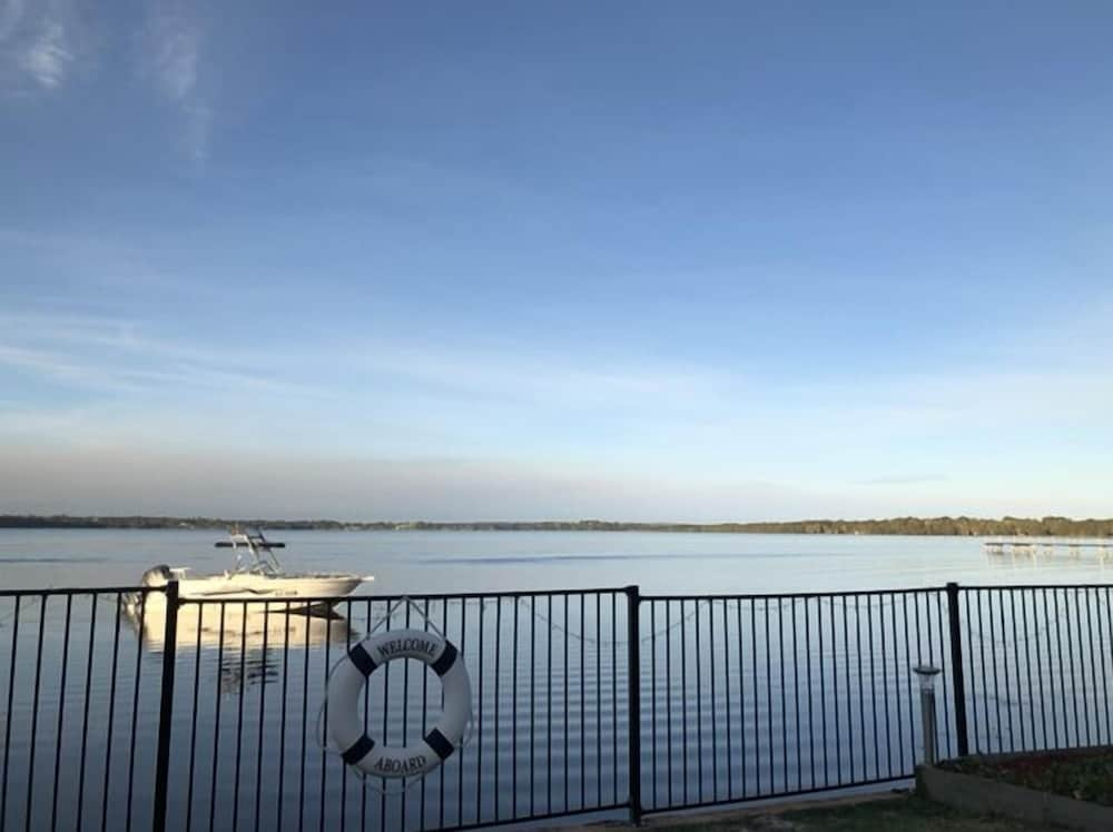 The Toukley Boathouse absolute waterfront .