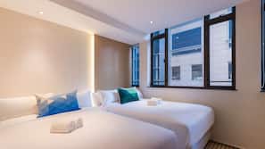 Premium bedding, in-room safe, iron/ironing board, free WiFi