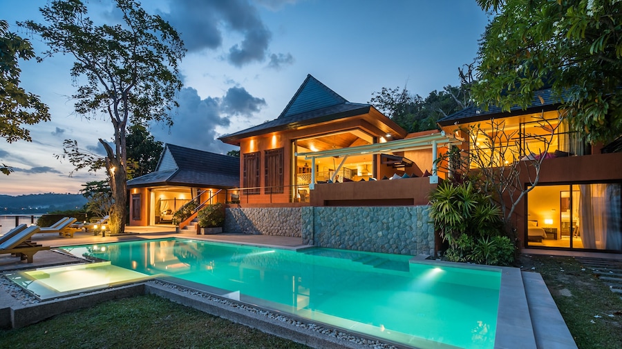 Nam Bo villa by Lofty