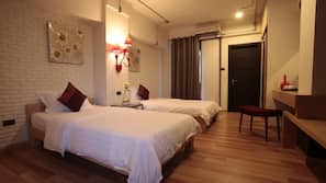 In-room safe, blackout curtains, free WiFi, linens