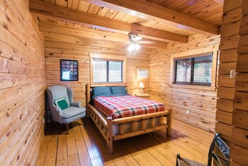 Amish Built 5 Bedroom Log Home With 50 Mile View In Pocono Ski