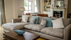 TV, fireplace, DVD player, stereo