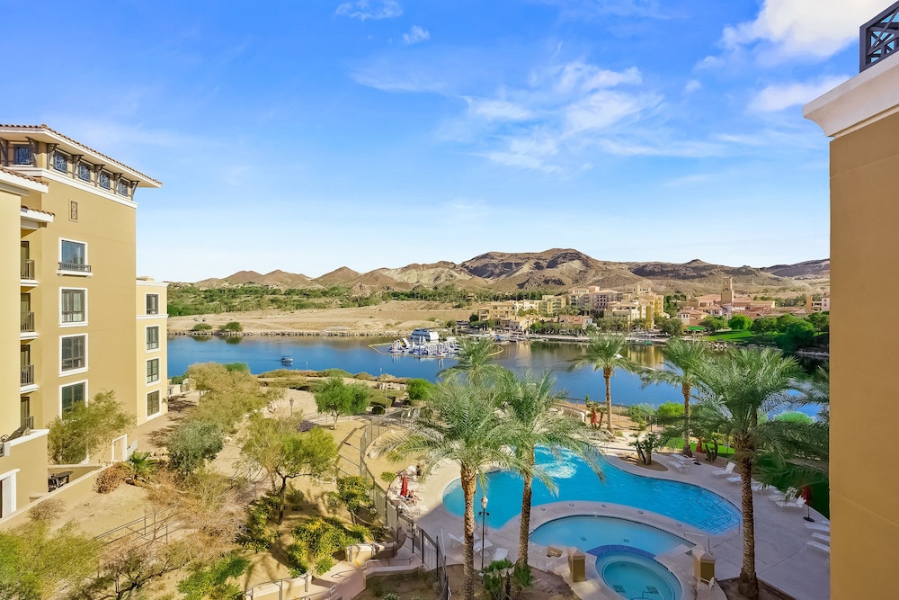 Beautiful 2 bedroom Lake and Pool view property at Lake Las Vegas