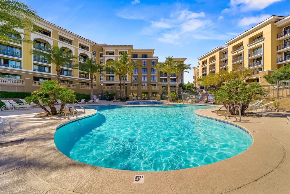 Beautiful 2 bedroom Lake and Pool view property at Lake Las Vegas
