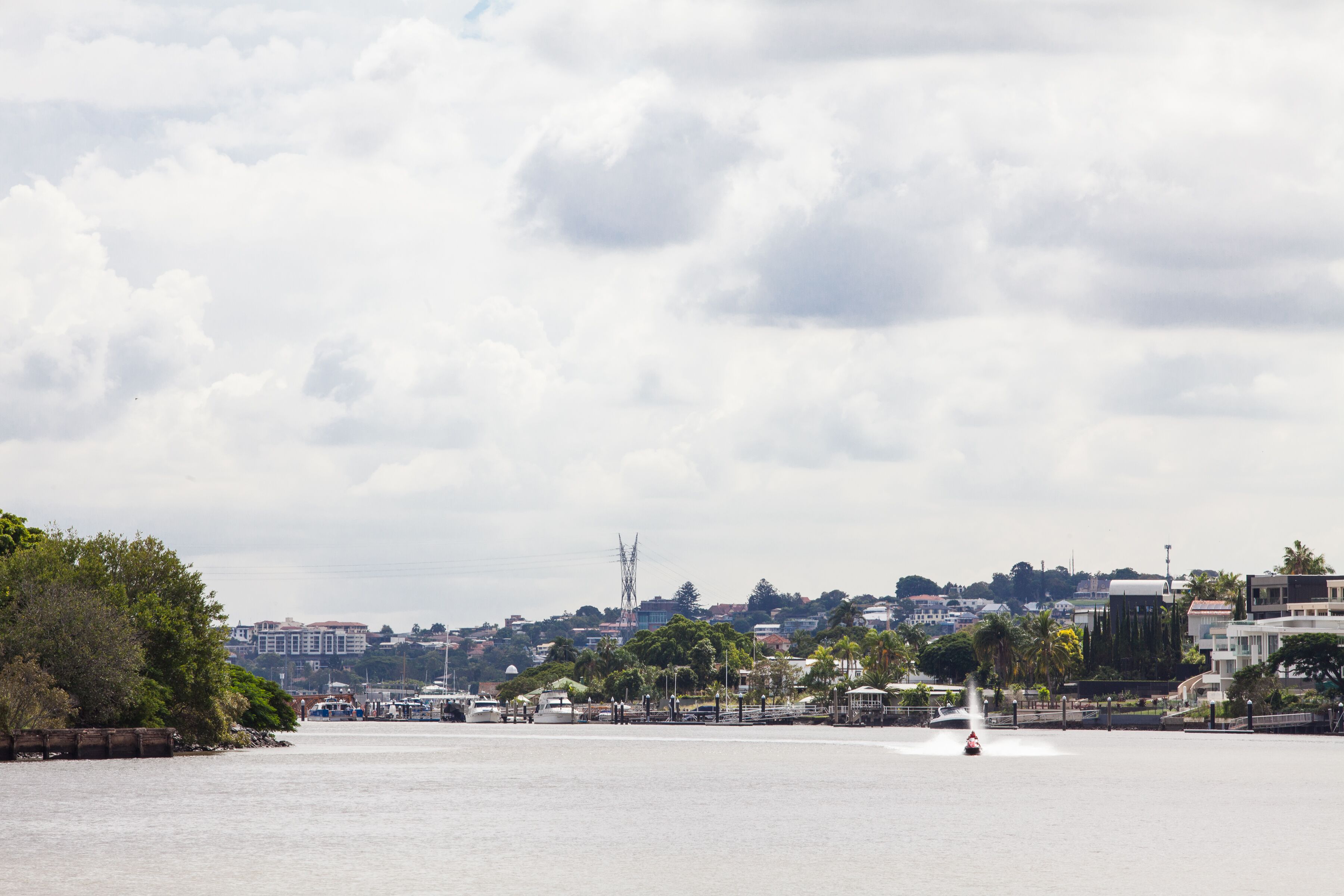 Three Bedroom Unit With River Views, Free Wifi and Parking